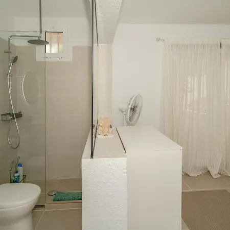 아파트 Newly Refurbished In Prime Location *