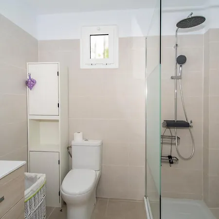 Newly Refurbished In Prime Location 플라야데라스아메리카스