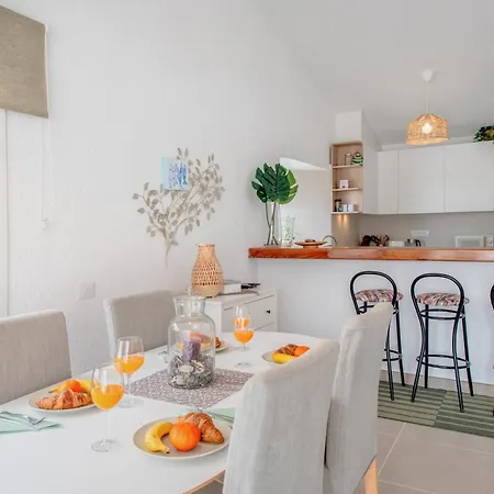 Newly Refurbished In Prime Location * 플라야데라스아메리카스