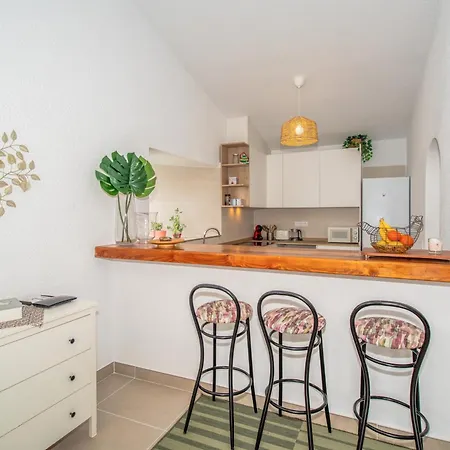 Newly Refurbished In Prime Location 플라야데라스아메리카스
