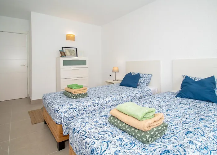 Newly Refurbished In Prime Location Apartamento