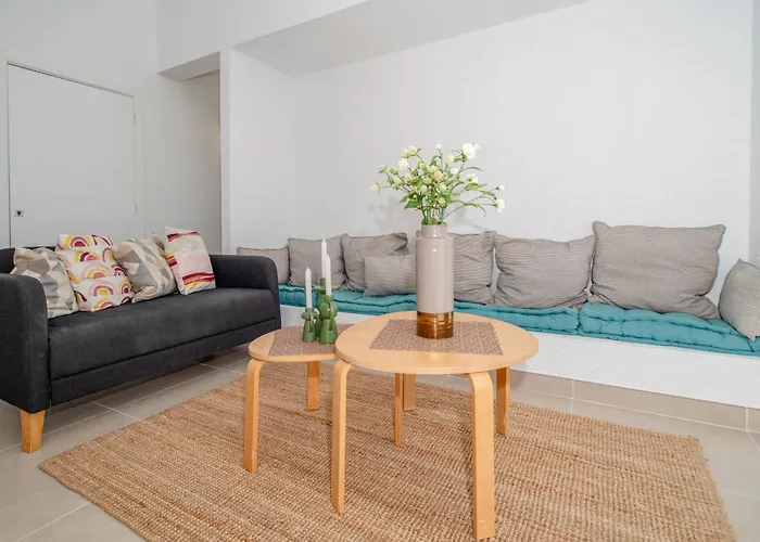 Newly Refurbished In Prime Location * Playa de las Américas