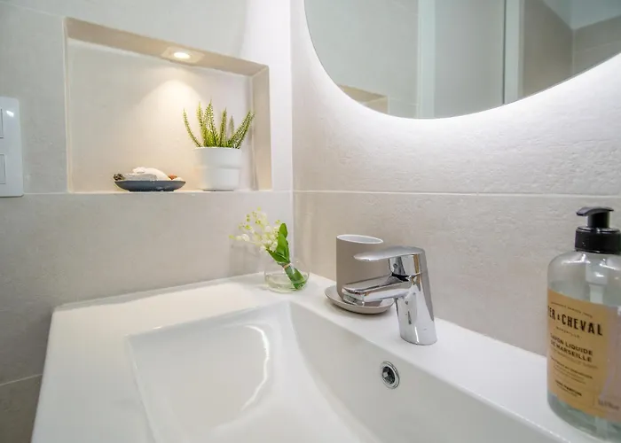 Newly Refurbished In Prime Location Appartement *