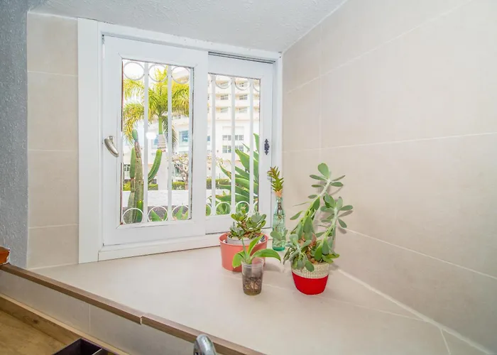 Newly Refurbished In Prime Location * Playa de las Américas