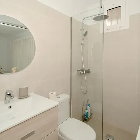 아파트 Newly Refurbished In Prime Location