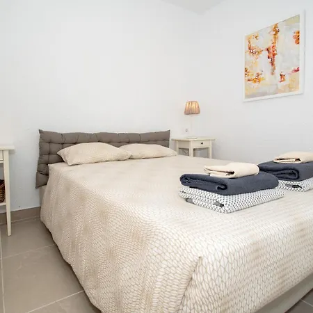 Newly Refurbished In Prime Location 플라야데라스아메리카스