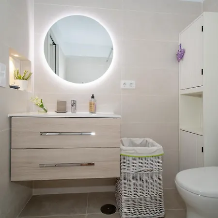 아파트 Newly Refurbished In Prime Location *