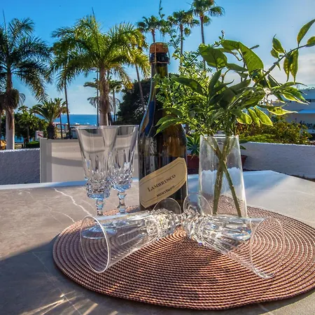 Newly Refurbished In Prime Location 아파트