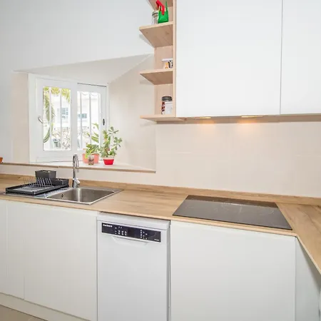 Newly Refurbished In Prime Location 아파트 플라야데라스아메리카스